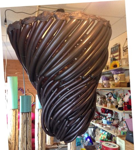 Tornado made of balloons. Wizard Of Oz Tornado, Wizard Of Oz Musical, Wizard Of Oz Decor, Prom Dance, Prom Decor, Tornado, Stage Design, Wizard Of Oz, Balloon Garland