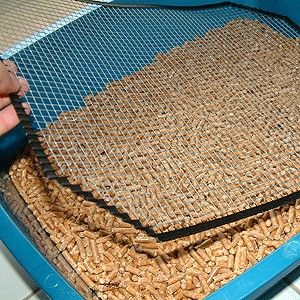 Litter Box & Hay Rack References - BinkyBunny.com - House Rabbit Information Forum - BinkyBunny.com - BINKYBUNNY FORUMS - HABITATS AND TOYS Dog Breeding Kennels, Rabbit Supplies, Bunny Litter Box, Dog Potty Area, Hay Box, Rabbit Information, Diy Litter Box, Best Litter Box, Hay Rack