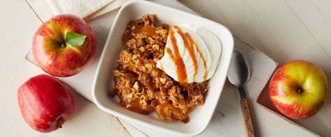 Apple Pecan Crisp, Caramel Apple Parfait, Pecan Crisp, Yoghurt Bowl, Chocolate Yogurt, Greek Yogurt Recipes, Cinnamon Butter, Pilates For Beginners, Yogurt Bowl