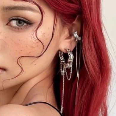 Red Hair Mermaid Aesthetic, Red Mermaid Makeup, Red Sea Aesthetic, Red Mermaid Aesthetic, Ariel Hairstyle, Mermaid Red Hair, Red Hair Mermaid, Mermaid Book, Mermaid Books