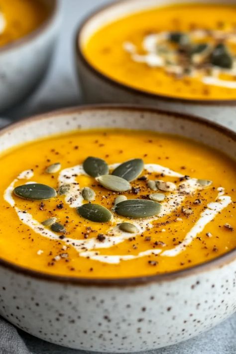 Spiced Butternut Squash Soup with Toasted Pumpkin Seeds - Recipes Time Squash Soup Butternut, Spicy Butternut Squash Soup, Spiced Butternut Squash, Squash Stew, Seeds Recipes, Pumpkin Seed Recipes, Butternut Squash Recipes Soup, Toasted Pumpkin Seeds, Butternut Squash Soup