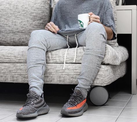 Featuring Adidas Yeezy Boost 350 V2 "Beluga". Oct 2016. Yeezy Boost 350 Outfit Men, Yeezy 350 V2 Outfit Men, Adidas Yeezy Outfit, Yeezy Boost 350 Outfit, Yeezy Shoes Outfit, Casual Outfits Sporty, Sport Coat Outfit, Sport Casual Outfit, Yeezy Fashion