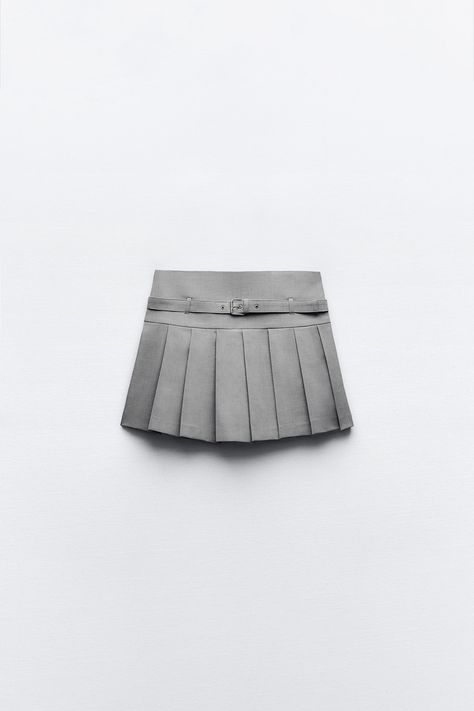 Slippers Outfit, Grey Pleated Skirt, Zara Mini, Box Pleats, Gray Skirt, Pleated Mini Skirt, Zara United States, Magazine Design, Casual Fits