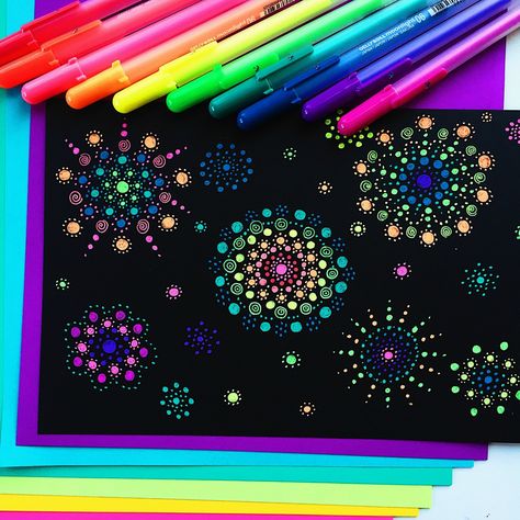 Markers for black paper Black Paper Pen Art, Bujo Black Paper, Black Notebook Ideas, Gel Pen Art Drawings, Pen Art On Black Paper, Black Paper Art Ideas, Gel Pen On Black Paper, Black Bujo, Art On Black Paper