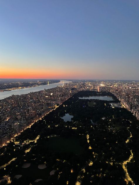 View on Central Park, Upper West Side and Hudson at night from one of the tallest skyscrapers in the city and World. Central Park At Night, Park At Night, Central Park View, Nyc Penthouse, Central Park West, Park View, Upper West Side, City Living, West Side