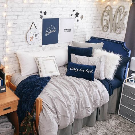 TAKE IT EASY ROOM – Dormify Navy Blue Dorm Room, Dorm Room Bed, College Bedroom Decor, Blue Dorm, College Dorm Room Inspiration, Dorm Room Styles, College Room Decor, Dorm Inspiration, Queen Bedding