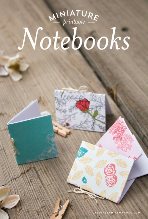 Bookmaking Ideas, Tiny Notebook, Chipboard Crafts, Diy Party Favors, Miniature Printables, Grill Set, Mini Notebooks, Diy Notebook, Handmade Notebook