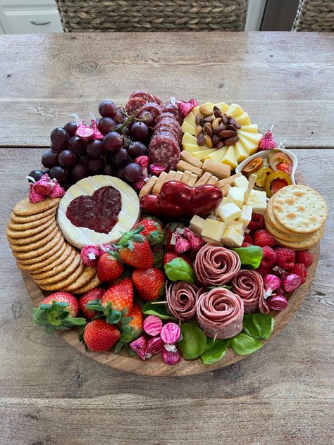 Strawberry Themed Charcuterie Board, Charcuterie Board With Strawberries, Strawberry Charcuterie Board, Pink Charcuterie Board Healthy, Galentines Charcuterie Board Ideas Sweets, Valentine’s Day Fruit Charcuterie Board, Healthy Valentine’s Day Charcuterie Board, Pregnancy Friendly Charcuterie Board, Baby Shower Finger Foods