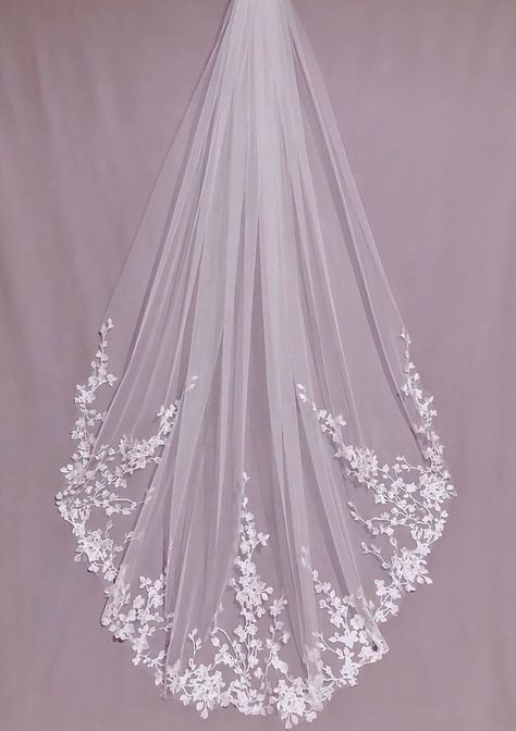 Elegant Veils Brides, Wedding Cathedral, Hair Veil, Elegant Veils, Fingertip Wedding Veils, Ivory Bridal Veil, Bridal Veils And Headpieces, Veil Ideas, Lace Veils Bridal