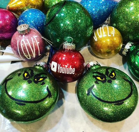 Glitter Ornaments Diy Polycrylic, Grinch Ornaments Diy, Diy Glitter Ornaments, Ornament Shapes, Clear Plastic Ornaments, Glitter Ornaments Diy, How To Make Glitter, Grinch Ornaments, Diy Glitter