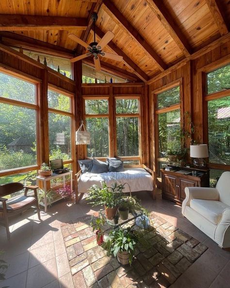 Cozy Cottage Sunroom, Sunroom Aesthetic Cozy, Comune Living, Northern California Aesthetic Home, Cozy Sunroom Aesthetic, Yurt Aesthetic, Wooden House Aesthetic, Cottagecore Sunroom, Wood Sunroom