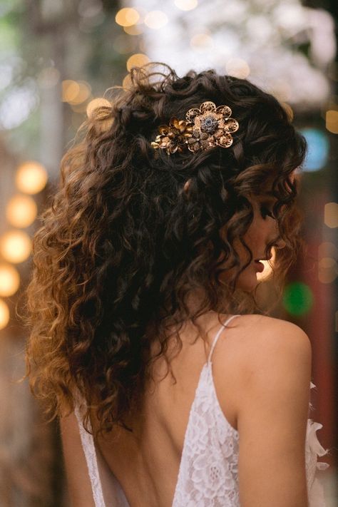 Curly Hair Inspo For Wedding, Long Brown Curly Wedding Hair, Wedding Hairstyles For Bride Curly Hair, Elegant Curly Wedding Hair, Wedding Hair For Bride Down Curly, Simple Wedding Hair For Curly Hair, Rustic Wedding Hairstyles Curly Hair, Dark Curly Hair Wedding Styles, Bride Natural Curly Hair