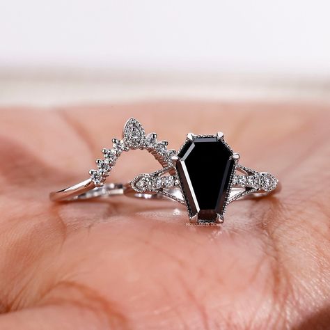 Black Moissanite Bridal Set - 1.70ct Coffin Moissanite Engagement Ring Chevron Wedding Band - Black Coffin Ring - Art Deco Engagement Ring - Coffin Shaped Ring - Moissanite Diamond Ring - Antique Moissanite Ring - 6 Prong Setting - Milgrain Design - Customize Rings - Handmade Jewelry - Ring and Band - Spring Fashion Sale 📌𝐇𝐞𝐫𝐞 𝐚𝐫𝐞 𝐬𝐨𝐦𝐞 𝐫𝐢𝐧𝐠𝐬 𝐰𝐢𝐭𝐡 𝐜𝐨𝐟𝐟𝐢𝐧 𝐬𝐡𝐚𝐩𝐞𝐝: → https://www.etsy.com/shop/MoissaniteDove?ref=seller-platform-mcnav&search_query=coffin+ring 🙏Trustwo Black Coffin Ring, Coffin Ring Engagement, Wedding Ring Upgrade, Chevron Wedding Band, Dark Wedding Theme, Coffin Ring, Chevron Wedding, Cute Engagement Rings, Moissanite Bridal Sets