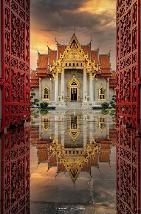 Laos Temple, Thai Place, Bangkok Tourist, Marble Temple, Buddhist Architecture, Thailand Wallpaper, Temple Thailand, Thai Temple, Temple Photography