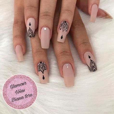 Mandela Nail Art, Mehndi Nail Designs, Mandala Nails Design, Buddha Nails, Mandala Nails Boho, Mandala Nail Designs, Boho Nails Designs Bohemian, Mandala Nail Art, Indian Nail Art