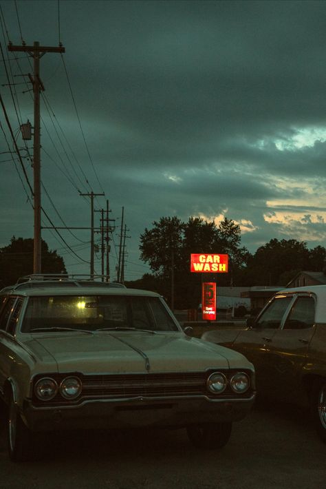 Foto Art, Cinematic Photography, Night Aesthetic, City Aesthetic, Retro Aesthetic, Sky Aesthetic, Gas Station, Aesthetic Photo, Aesthetic Photography