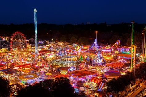 Nottingham Goose Fair Today is the opening of the famous Nottingham Goose Fair. It's origins are unclear, but it is reputed to date back over a thousand years. Originally being a livestock and trade event, with a reputation for its excellent cheese, it derives its name from the thousands of geese that were driven there to be sold. A collection of the UK's top attractions usually make an appearance at the event, with many moving from here to Hull fair. Hull Fair, Carnival Themes, A Thousand Years, Halloween Carnival, Nature Aesthetic, Light Show, Pretty Places, Nottingham, Theme Park