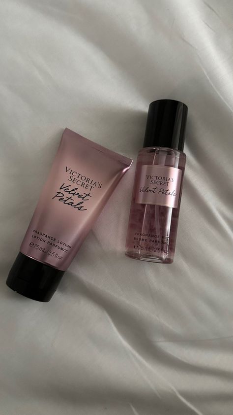 #victoriasecretpink #beautycare #beautyproducts #pink #aestheticstyle Velvet Petals Aesthetic, Victoria Secret Perfume Aesthetic, Petals Aesthetic, Victoria Secret Spray, Victoria Secret Body Spray, Perfume Aesthetic, Victoria Secret Fragrances, Perfume Body Spray, Fragrance Lotion