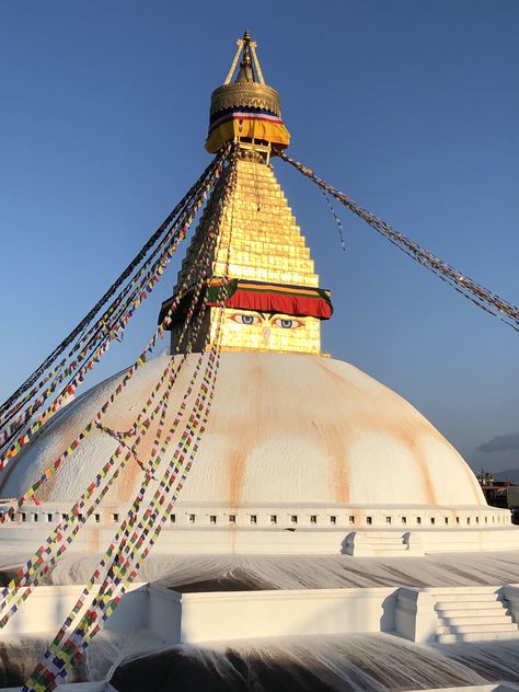 Boudhanath Stupa Nepal. Loved this country! Bouddha Stupa Nepal, Nepali Art, Boudhanath Stupa, Japanese Buddhism, Famous Painters, Air Travel Tips, Mahayana Buddhism, Adventure Landscape, Asian Architecture