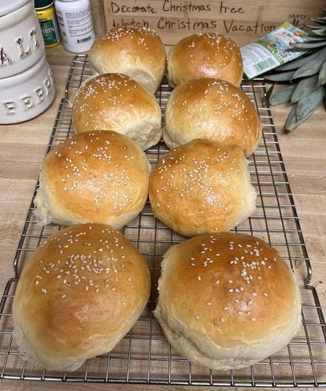 Quick Hamburger Buns Easy Recipes, Discard Hamburger Buns, Hamburger Buns Recipe, Gluten Free Hamburger Buns, Gluten Free Burger, Burger Buns Recipe, Hamburger Bun Recipe, Homemade Hamburger Buns, Homemade Blueberry Muffins