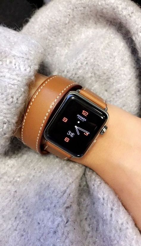 Apple Watch Ideas, Hermes Apple Watch, Watch Leather Strap, Apple Watch Bands Women, Apple Watch Fashion, Apple Watch Stand, Apple Watch Leather Strap, Apple Watch Leather, Watch Ideas