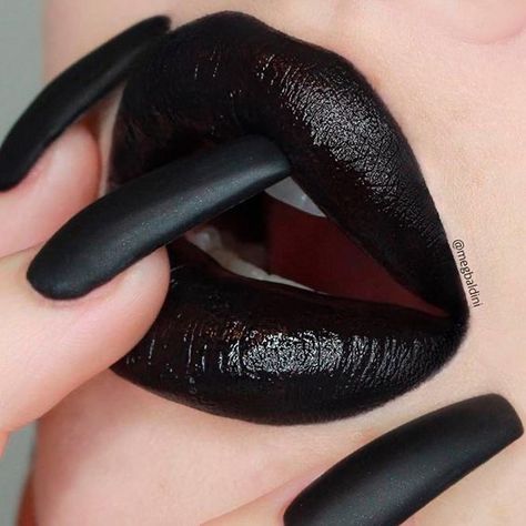 Black And Red Makeup, Long Black Nails, J Makeup, Mandala Nails, Green Lipstick, Dark Red Lips, Lipstick For Fair Skin, Nagellack Trends, Lipstick Designs