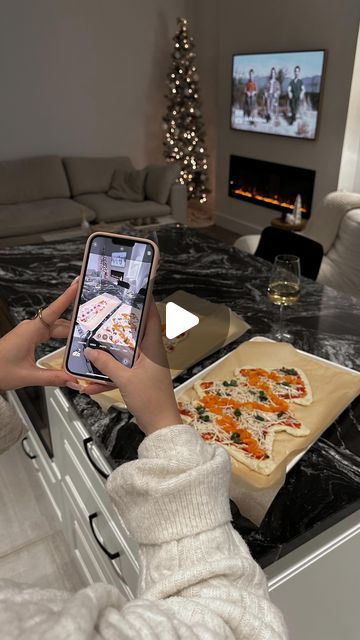 Emily Rogs on Instagram: "holiday girls night idea: christmas pizzas & wine 🎄🥂🍕 #christmaspizza #girlsnightin #christmaspartyideas #holidayactivities" Girls Night Xmas Party Ideas, Christmas Girl Night Ideas, Christmas Girls Night In Party Ideas, Girls Night Christmas Party Ideas, Christmas Pizzas, Christmas Girls Night Ideas, Girls Night Christmas Party, Girly Nights, Christmas Girls Night