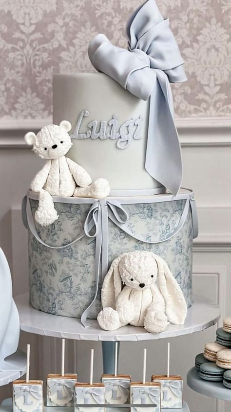 Old Money Outfits Winter, Bun Black Hair, Make Up Nude, Motherhood Aesthetic, Kue Fondant, Baby 1st Birthday Cake, Winter Interior Design, Teddy Bear Cakes, Baby Dior