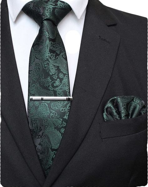 Slytherin Wedding, Clip Dark, Emerald Green Wedding Theme, Dark Green Wedding, Paisley Wedding, Dark Wedding Theme, Green Themed Wedding, Emerald Green Weddings, Dark Wedding