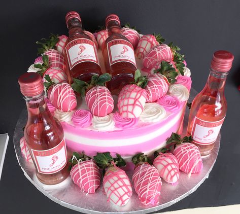 Vanilla strawberry pink moscato birthday Cake #cakessosimple #wine Birthday Cake Decorating For Men, Cake Decorating For Men, Birthday Cake For Adults, Birthday Cake Wine, Alcohol Cake, Pink Moscato, Wine Cake, Birthday Cake For Mom, New Birthday Cake