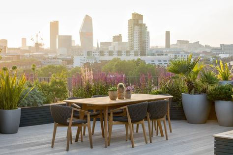 1412339-scaled.webp (2560×1707) Rooftop Garden Urban, Garden Design London, Moderne Have, Urban Garden Design, Roof Garden Design, Rooftop Terrace Design, Rooftop Design, Pergola Design, London Garden