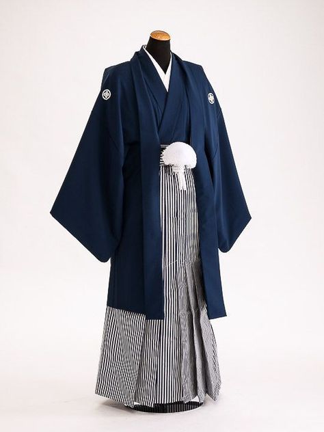 Traditional Japanese Attire Men, Male Japanese Fashion Traditional, Japanese Royalty Clothing Male, Male Kimono Reference, Male Kimono Traditional, Giyuu X Reader, Kimono Male, Japanese Kimono Male, Samurai Kimono