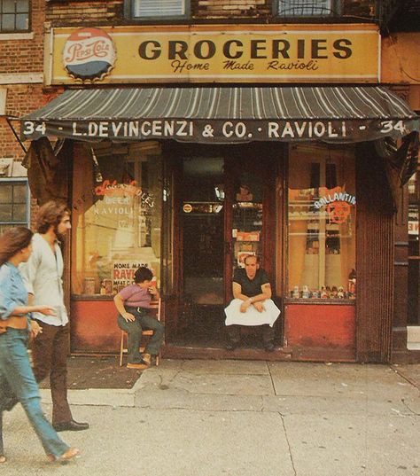 New York City DOWNTOWN 1970s VINTAGE by Christian Montone, via Flickr Yaya Sisterhood, Dolly Party, New York Vintage, Aesthetic Retro, Vintage Americana, Vintage New York, Store Front, Red Vintage, Mellow Yellow