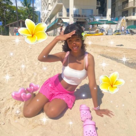 No Ordinary Girl, Beach Girl Aesthetic, Coconut Dream, Tropical Girl, Barbie Summer, Photographie Portrait Inspiration, Mermaid Aesthetic, Gyaru Fashion, Malibu Barbie