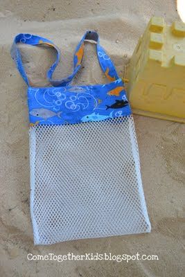 Come Together Kids: Tutorials Collecting Shells, Beachy Stuff, Shell Bag, Sand Toys, Shell Collection, Tapestry Bag, Beach Diy, Crafty Kids, Bag Ideas