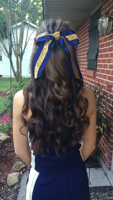 Cheer Hairstyles With Bows Half Up, Hairstyles For Cheerleading, Cute Cheer Hairstyles With Bow, Cute Cheer Hairstyles, Cheer Ponytail, Cheer Makeup, American Foods, Run Club, Softball Hairstyles