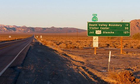 Desert Highway Aesthetic, Desert Road Aesthetic, Desert Bandit, Southwest Gothic, Midwestern Summer, Desert Grunge, Desert Photos, Radio Signal, Desert Highway