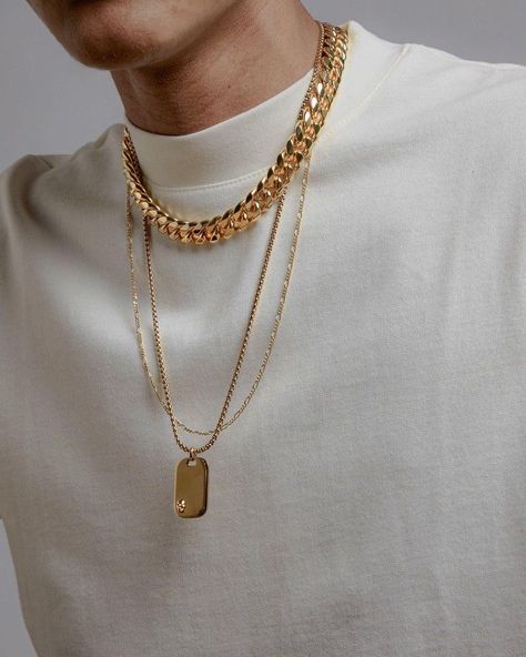 Minimalist Accessories Jewellery, Chains Aesthetic, San Myshuno, Jewellery Photography Inspiration, Luxury Gifts For Men, Mens Rings Fashion, Mens Gold Jewelry, Gold Chains For Men, Classy Jewelry