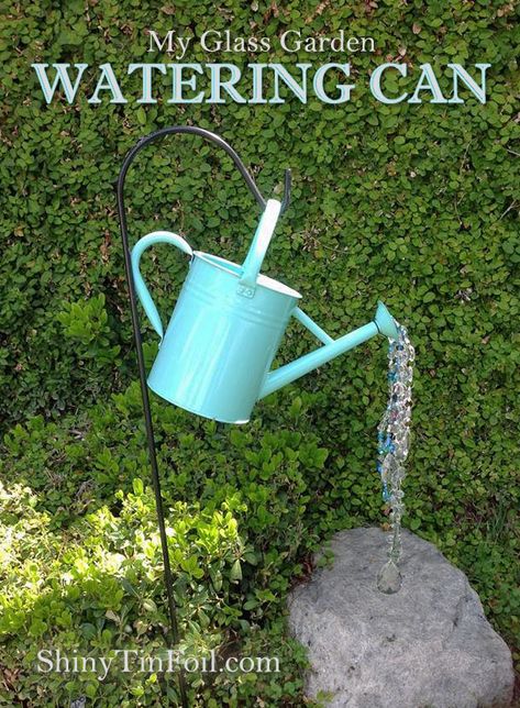 Metal Watering Can Ideas, Watering Can With Beads, Watering Can Craft, Crafting Hacks, Mini Watering Can, Bird Plant, Plastic Watering Can, Suncatcher Diy, Garden Sprinklers