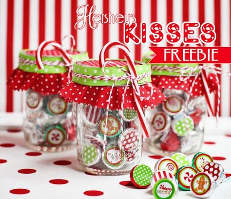 Hershey’s Kiss Printables - Over 50 Creative Christmas Printables Collection Hershey Kiss Stickers, Christmas Kiss, 12 December, Holiday Printables, Hershey Kisses, Free Christmas Printables, Neighbor Gifts, Jar Gifts, Christmas Goodies