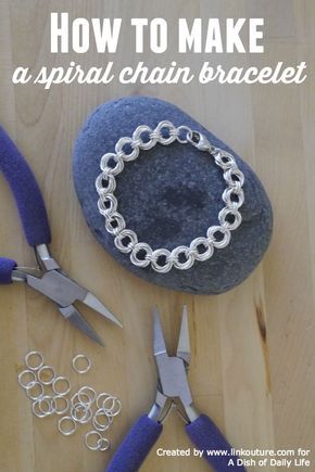 Make your own stunning spiral chain bracelet with this free and easy diy jewelry making tutorial. Makes a lovely handmade Christmas gift as well! Jewelry Making Tutorial, Free Jewellery Making Tutorials, Diy Jewelry Making Tutorials, Chainmail Jewelry, Bijoux Fil Aluminium, Chain Maille Jewelry, Easy Diy Jewelry, Make Your Own Jewelry, Handmade Christmas Gifts