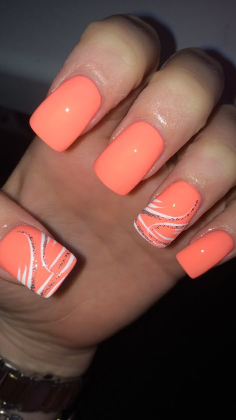 Finger Nail Colors Summer 2023, September Gel Nails 2023, Popular Nail Designs 2023 Summer, Coral And Yellow Nails, Coral Nail Art Summer, Coral And Green Nails, Coral Nail Designs Summer, Bright Coral Nails Design, Coral Nails With Design Summer Sparkle