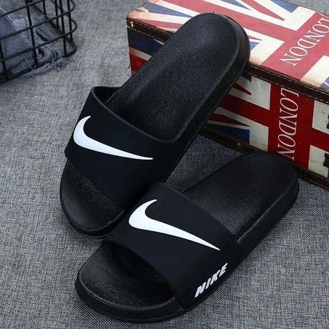 Black Slippers Outfit, Nike Slippers Women, White Nike Outfit, Nike Sandals Women, Couple Slippers, Nike Slippers, Slippers Outfit, Rubber Slippers, Nike Sandals