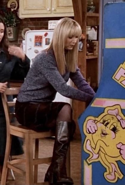 #friends Pheobe Buffay Core, Friends Show Outfits, Phoebe Friends Outfits, Pheobe Buffay Outfit Style, Phoebe Outfits, Phoebe Buffay Style, Friends Wardrobe, Phoebe Friends, Lisa Kudrow Friends