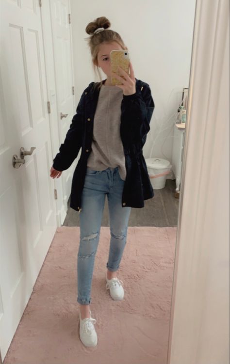 Outfits With White Vans Slip Ons, Fall Outfits Vans Shoes, Cute Vans Sneakers For School, Sporty Vans Sneakers For School, Vans Casual Winter Hoodie, White Vans Outfit, White Slip On Vans, Outfit Inspo Spring, Vans Outfit