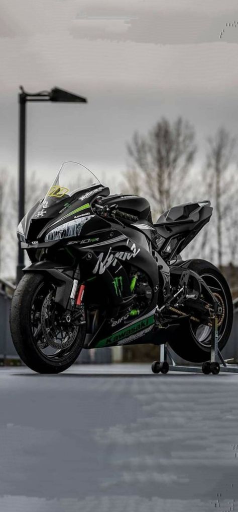 Kawasaki Motorcycles Sport Bikes, Kawasaki Ninja Bike, Kawasaki Bike, Moto Wallpapers, Xe Ducati, Ninja Bike, Brembo Brakes, Kawasaki Zx10r, Kawasaki Bikes