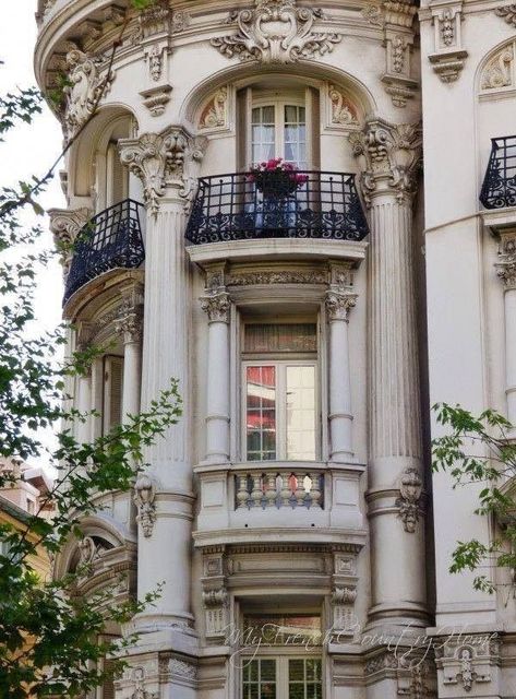 europe #travel Sharon Santoni, Architecture Cool, Apartment Exterior, My French Country Home, French Living, French Architecture, Parisian Apartment, Paris Apartments, French Country House