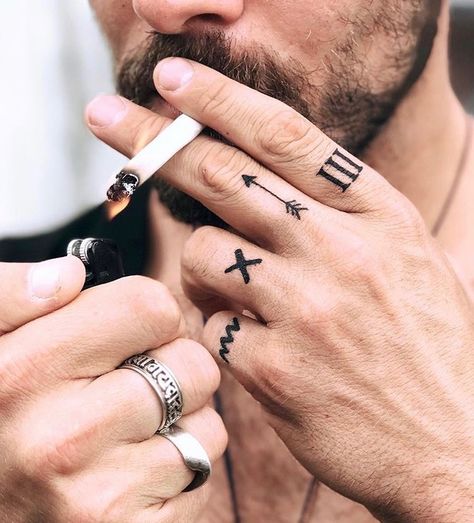 Finger Tattoo For Men, Finger Tattoos For Men, Snap Streak Ideas Easy, Clever Tattoos, Geniale Tattoos, Hand Tattoos For Guys, Instagram Logo, Tattoo Fonts, Finger Tattoos