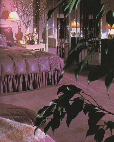 Apartment Aethstetic, Miami Vice Bedroom, 80s Post Modern Bedroom, 80s Luxury Bedroom, Rockstar Apartment Aesthetic, Femme Fatale Living Room, Aesthetic Room Inspo Vintage, Apartment Vintage Decor, Vintage Glamour Bedroom