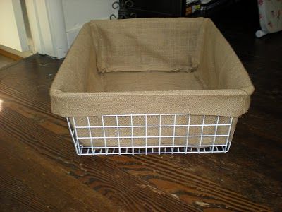 DIY for basket liners... Hanging Baskets Plants, Fabric Basket Liners, Pillow Cushion Diy, Large Wire Basket, Fabric Basket Tutorial, Small Bathroom Renovations, Burlap Projects, Bathroom Basket Storage, Linen Closet Organization